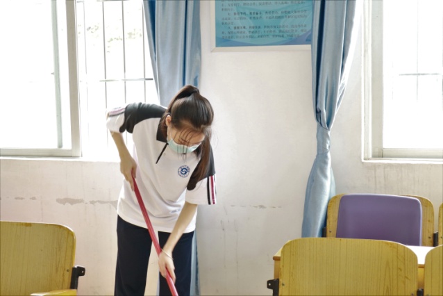 说明: E:\3图片资料\20201028入党积极分子劳动教育\微信图片_20201029083433.jpg