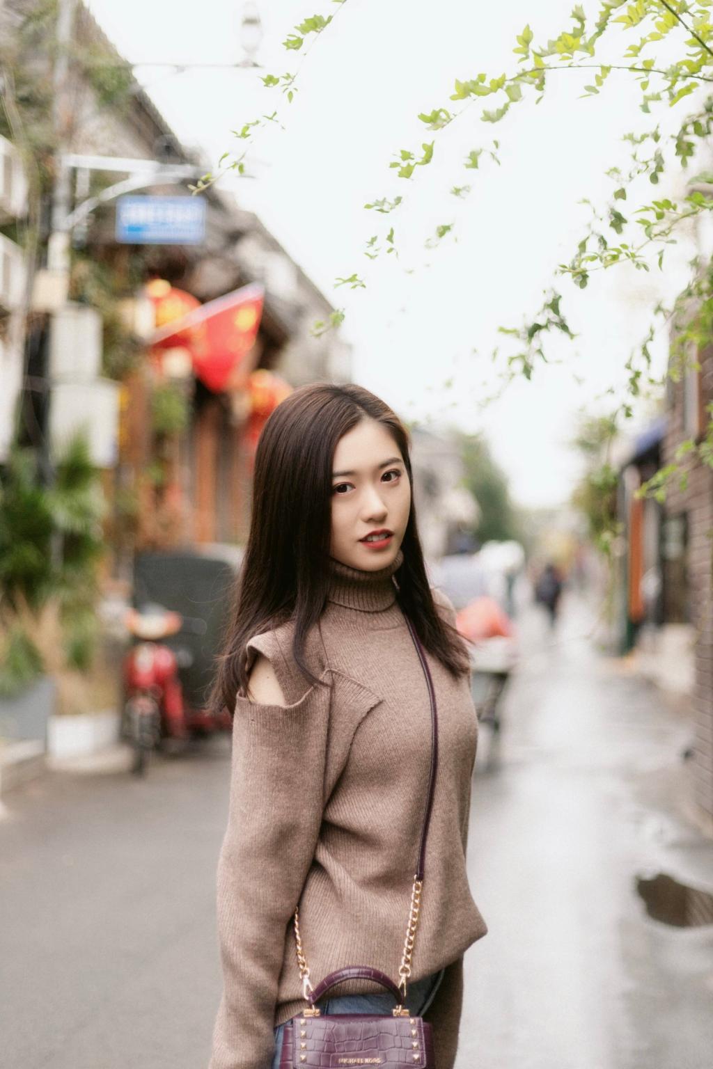 说明: 周娱凡生活照