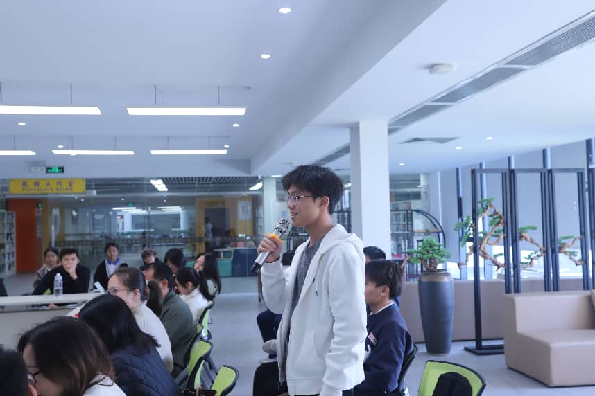 18a7e8f76bdb56edacc921f39d364806