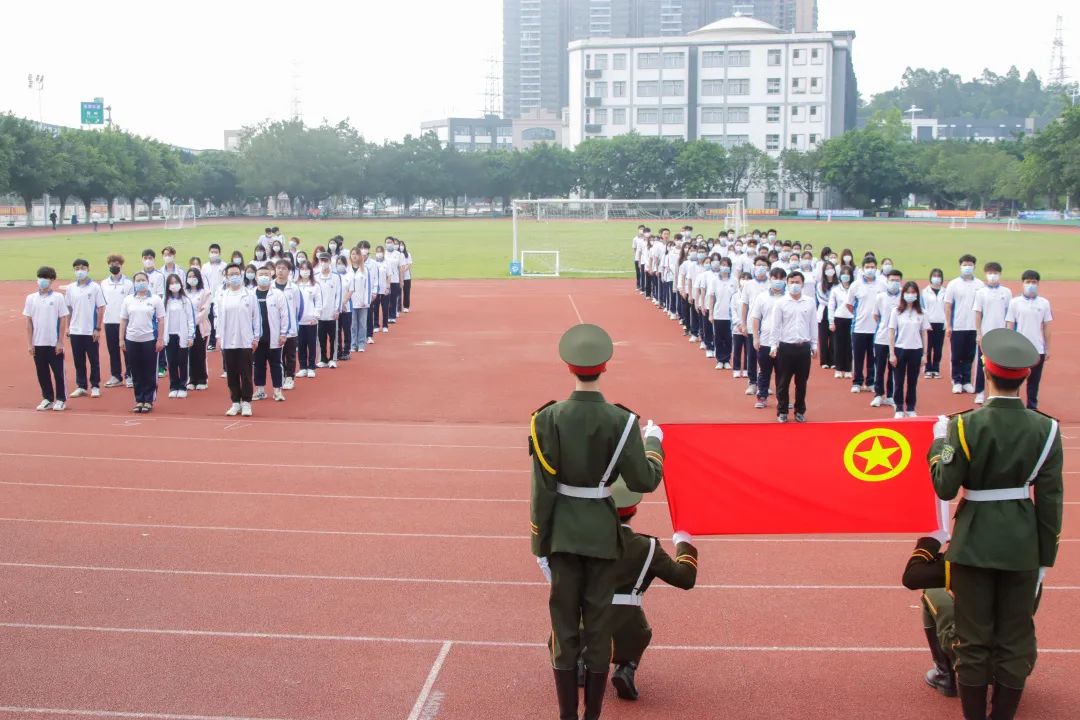 全体奏唱共青团团歌 beat365在线体育官网登录入口供图.jpg 全体奏唱共青团团歌 beat365在线体育官网登录入口供图.jpg